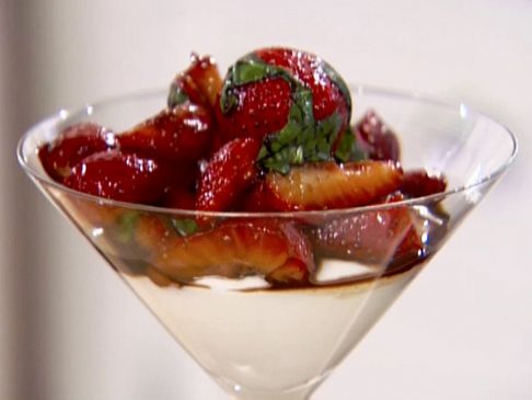 ♥ Valentine's Balsamic Strawberries ♥