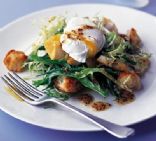 Smoked haddock salad with poached eggs & croûtons