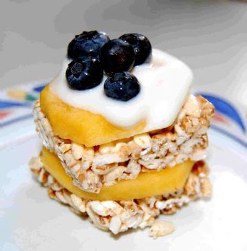 Crispy Yogurt and Berry Parfaits