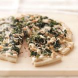 Effortless Alfredo Pizza