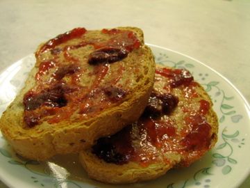 170 Calorie Peanut Butter & Jam Sandwich